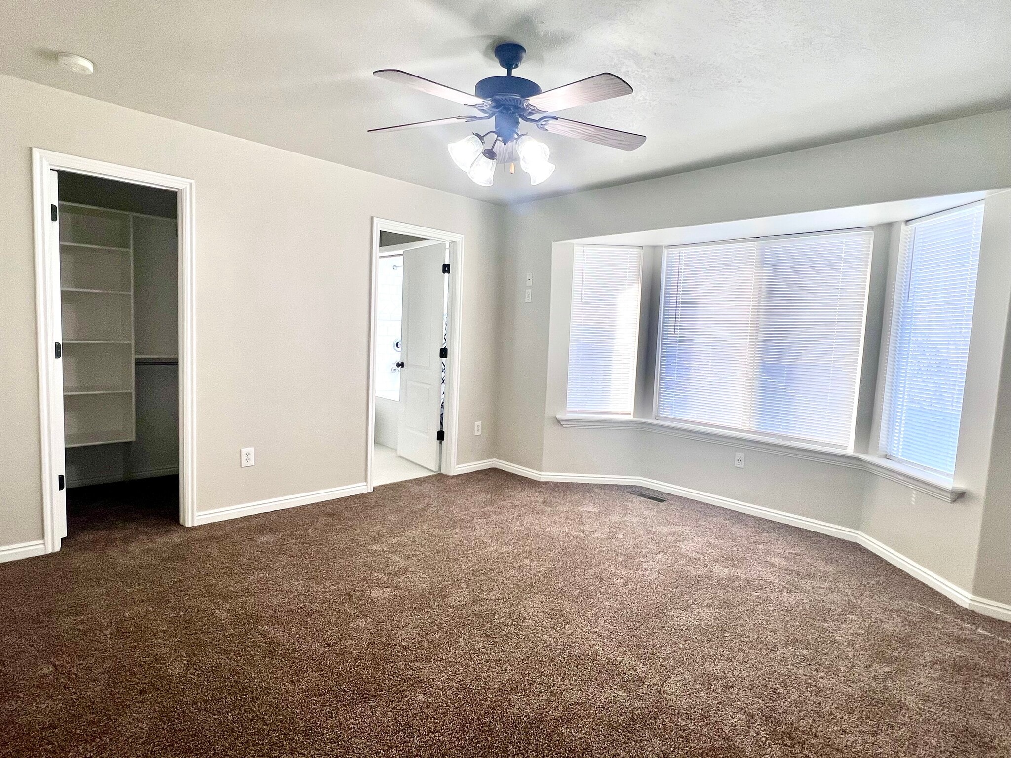 Building Photo - 2526 Dalton Dr