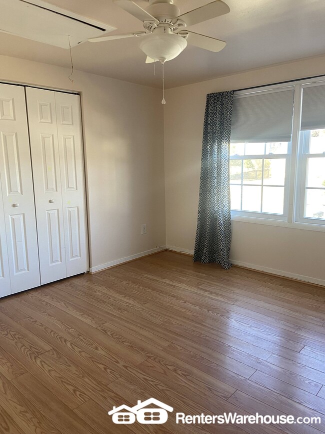 Building Photo - 750 Hyde Park Dr