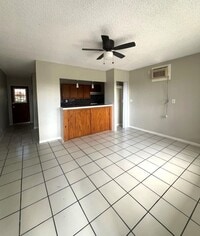 Building Photo - 5365 Huntington Dr N