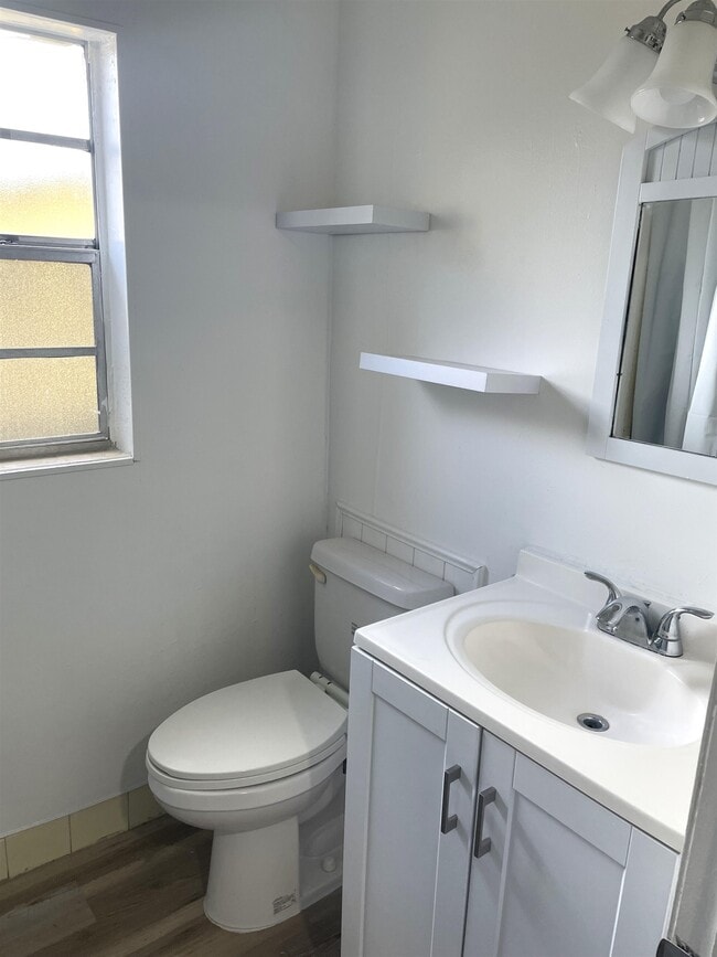 Building Photo - 9 Dr R.B. Hayling Pl