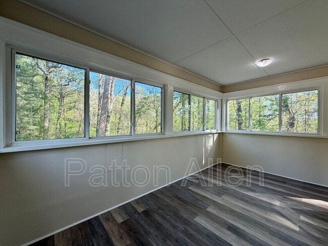 Building Photo - 92 Westover Dr