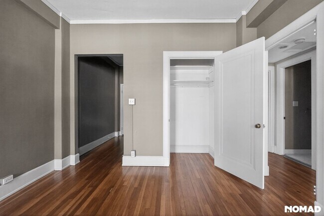 Building Photo - 2068 Walton Wy