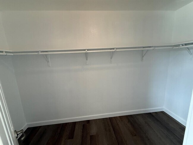 Building Photo - 1608 Anise Dr