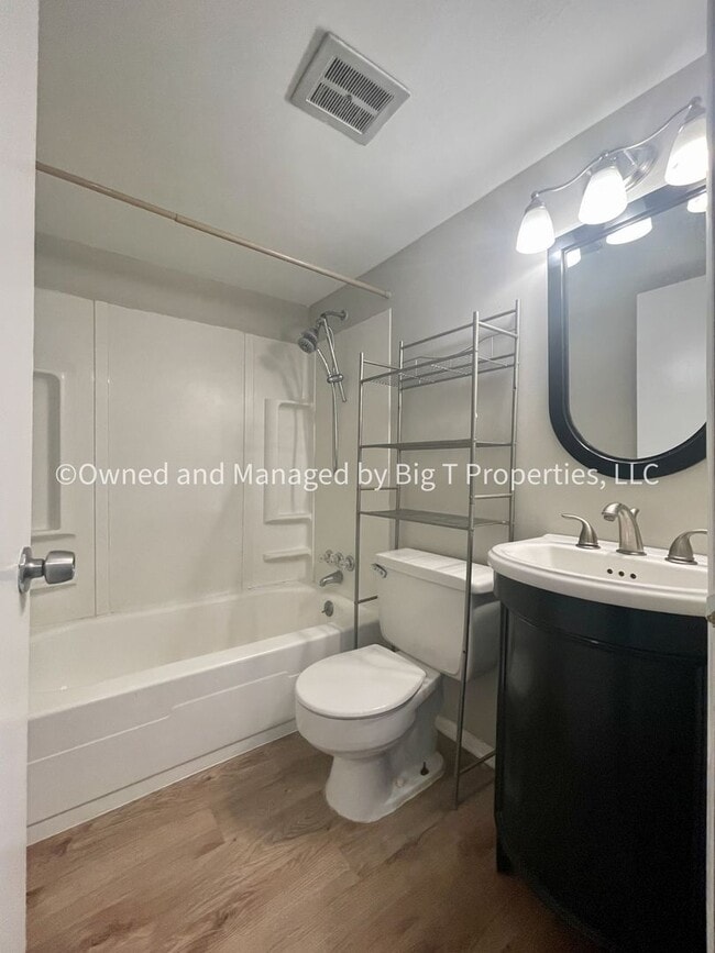 Building Photo - 1 bd 1ba in Leesburg, VA overlooking golf course