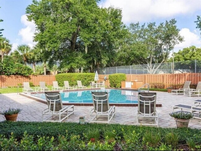 Building Photo - 2340 Sun Valley Cir