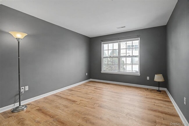 Building Photo - 261 Ruth Ct