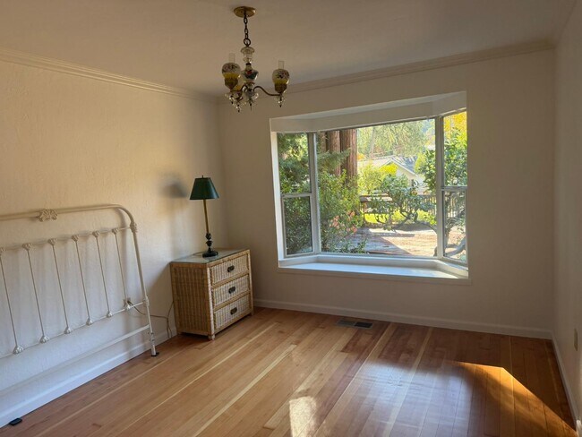 Building Photo - 13206 Middleton Ave