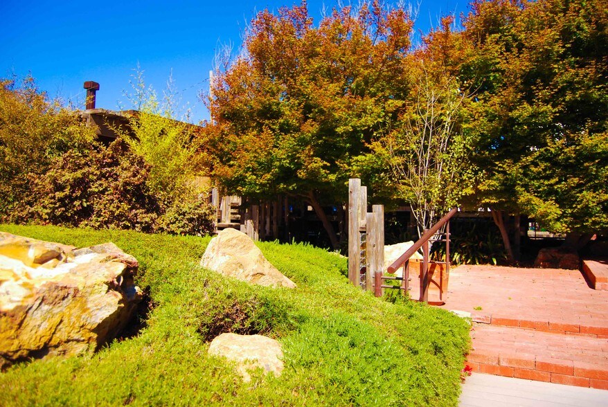 Building Photo - 341 Harbor View Ave