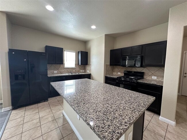 Building Photo - 1517 Maier Dr