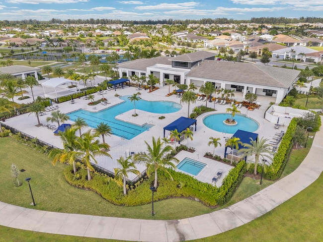 Building Photo - 5320 St Armands Way