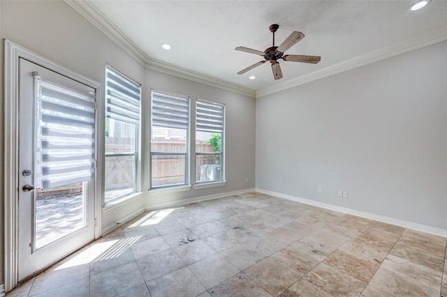 Building Photo - 1811 Gentryside Dr