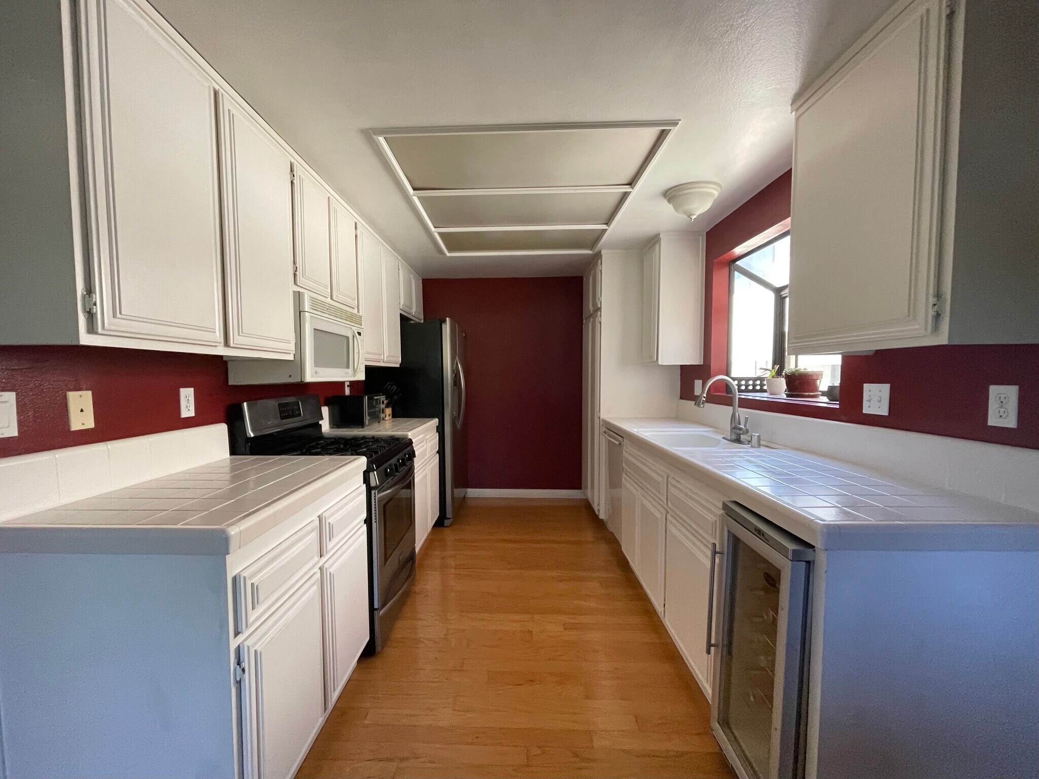 Kitchen. Painted white now - 231 N Broadway