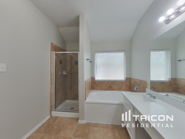 Building Photo - 20318 Yosemite Falls Dr