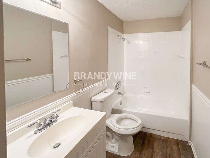 Building Photo - 1864 Ontario Ct