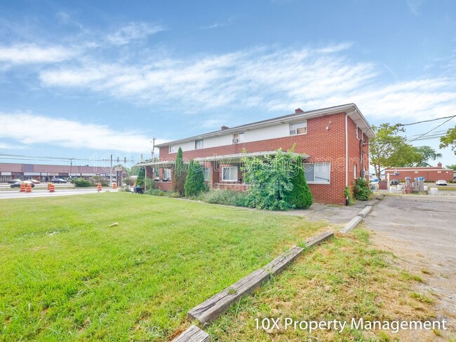 Building Photo - 3257 Cleveland Ave