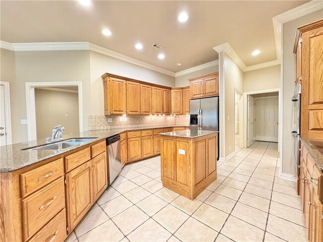 Building Photo - 2914 S College Dr
