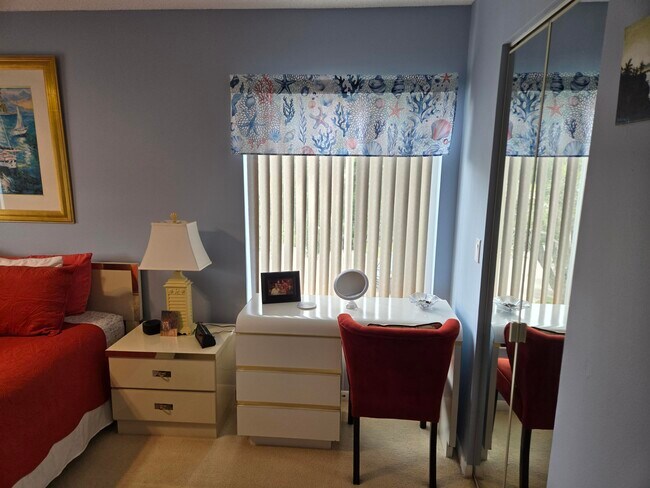 Building Photo - 2516 SE Anchorage Cove