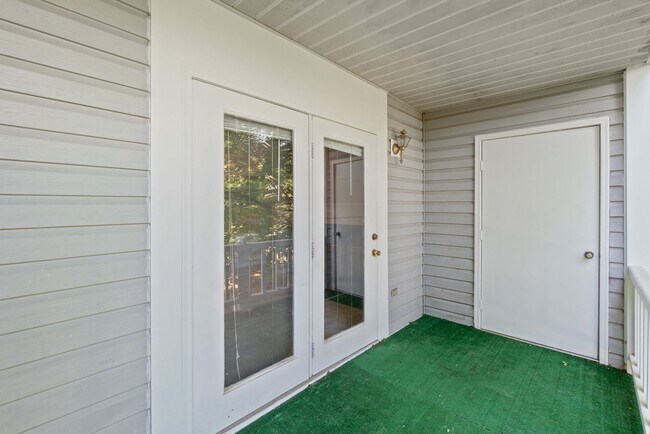 Building Photo - Amazing 2 Bedroom Rental
