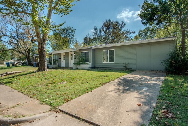 Building Photo - 125 Vandenburg Dr