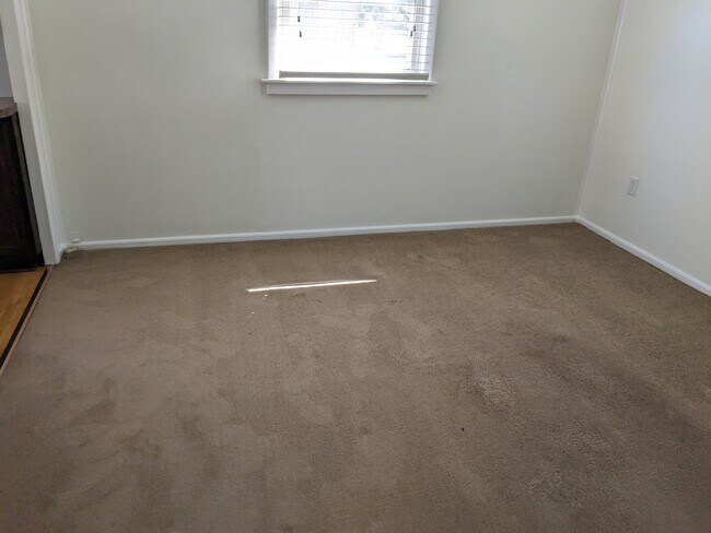 Building Photo - 227 S 9th St