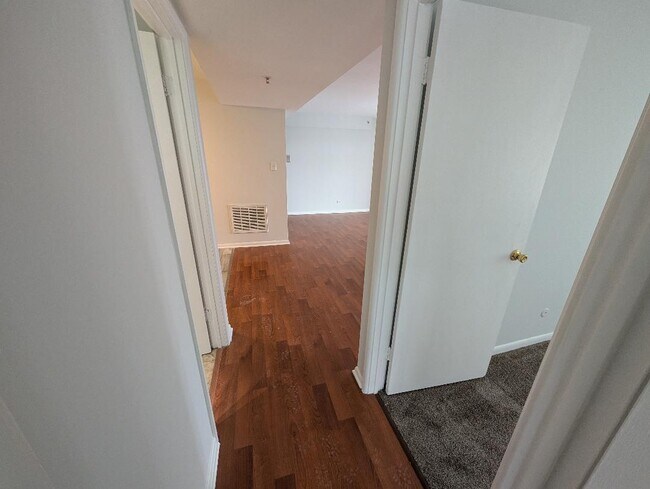 Building Photo - 17515 Sandalwood Dr