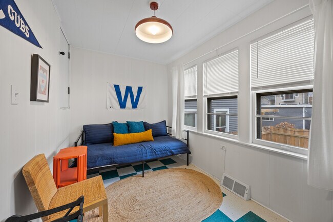 Building Photo - 2148 W Belle Plaine Ave