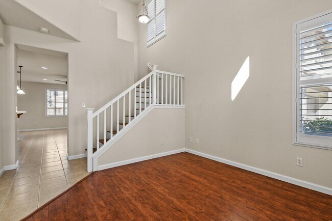 Building Photo - 529 Chestnut St