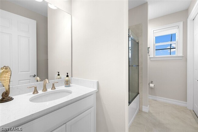 Building Photo - 18713 Lake Hammock Dr