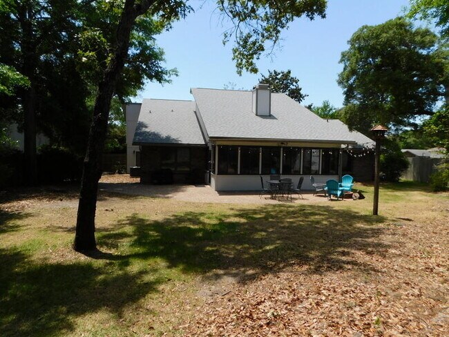 Building Photo - 939 Ridgewood Way