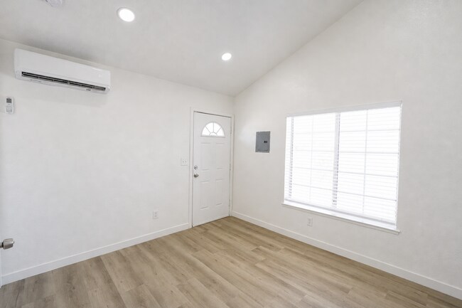 Building Photo - 12549 Lasselle St