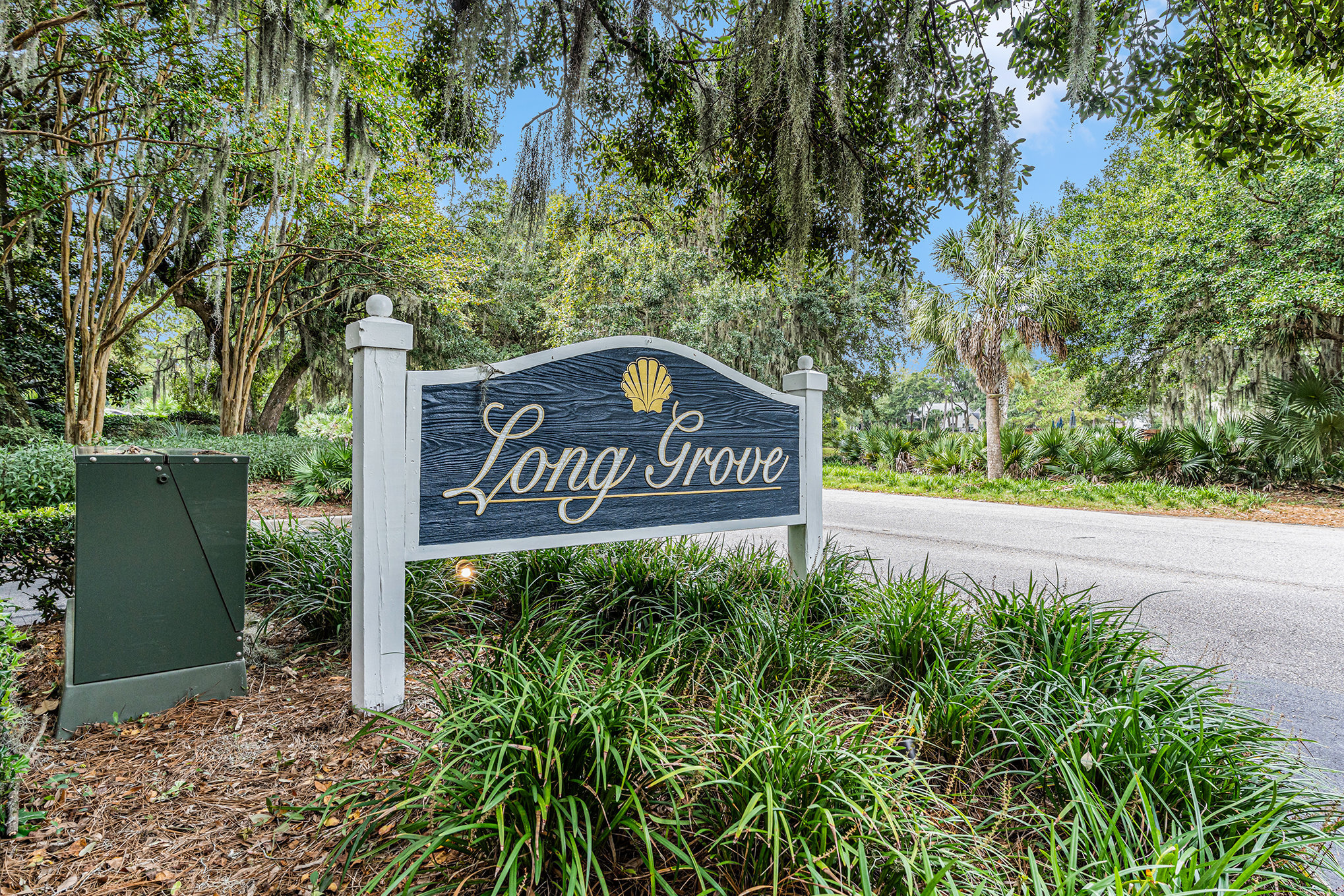 Long Grove condominium community - 1600 Long Grove Dr