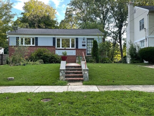 Primary Photo - 11506 Mapleview Dr