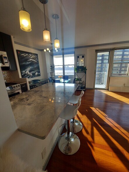 Building Photo - 303 W 66th St