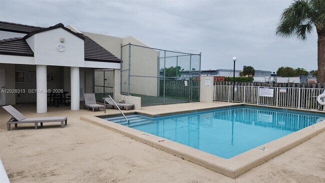 Building Photo - 4540 SW 68th Ct Cir
