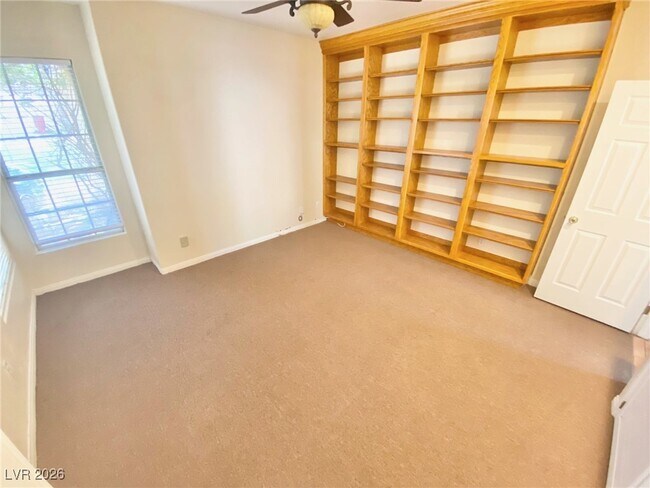 Building Photo - 8412 Bay Crest Dr