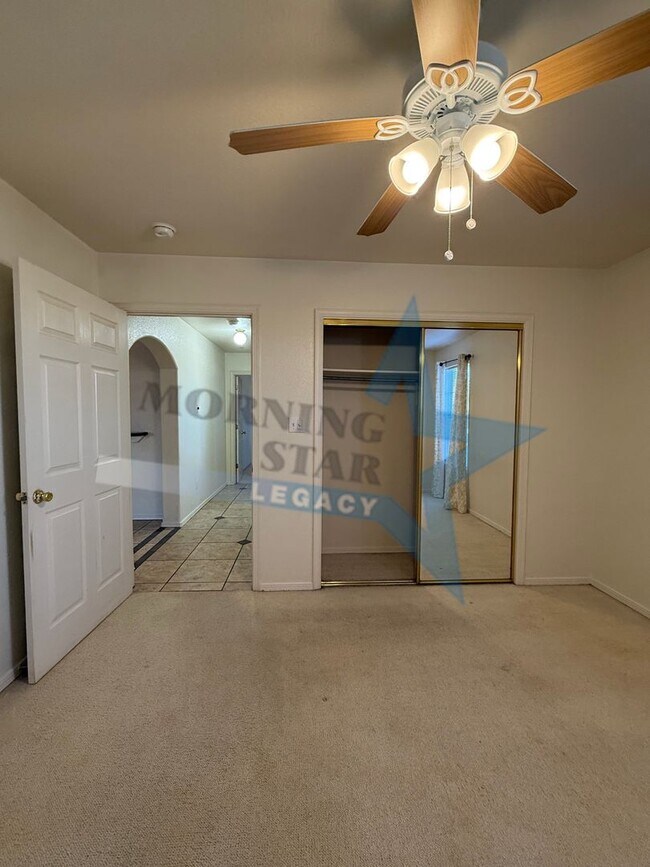 Building Photo - 4 bedroom, 4 bath house - Must see landscaping!