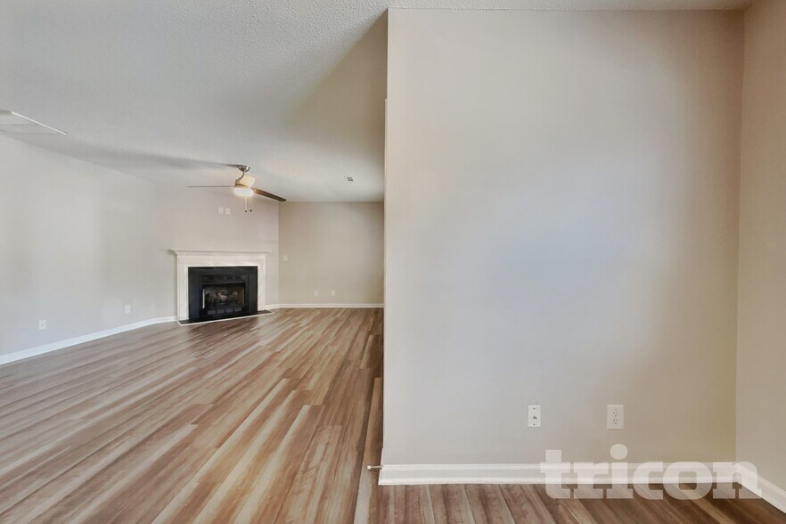 Building Photo - 1709 Fern Hill Dr