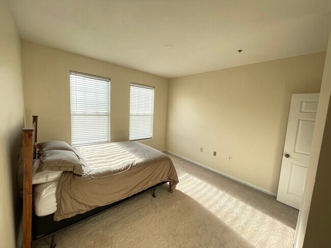 Building Photo - 11395 Aristotle Dr