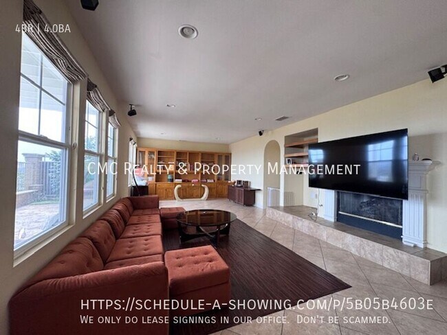 Building Photo - 2541 Hillcrest St