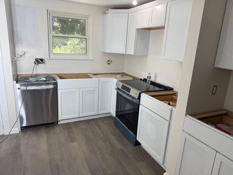 Building Photo - 36 Chestnut Hls