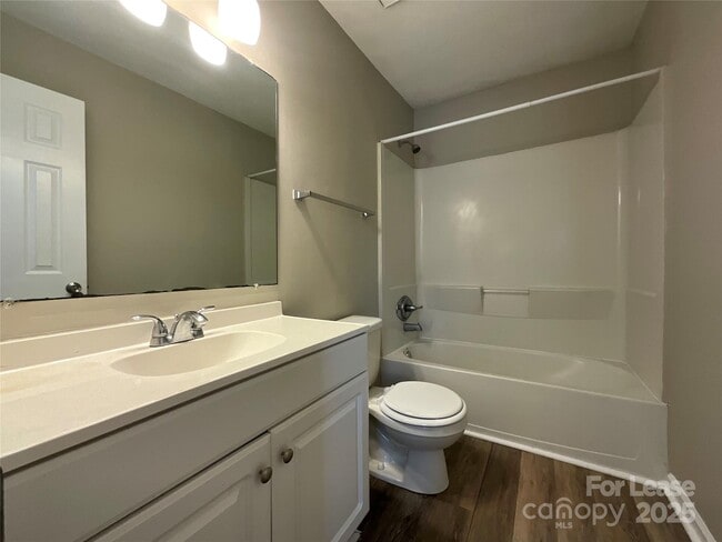 Building Photo - 8913 Hunter Ridge Dr