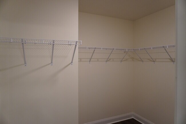 Building Photo - 385 Buhmann Dr
