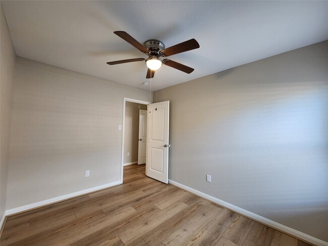 Building Photo - 22527 Cloverland Field Dr