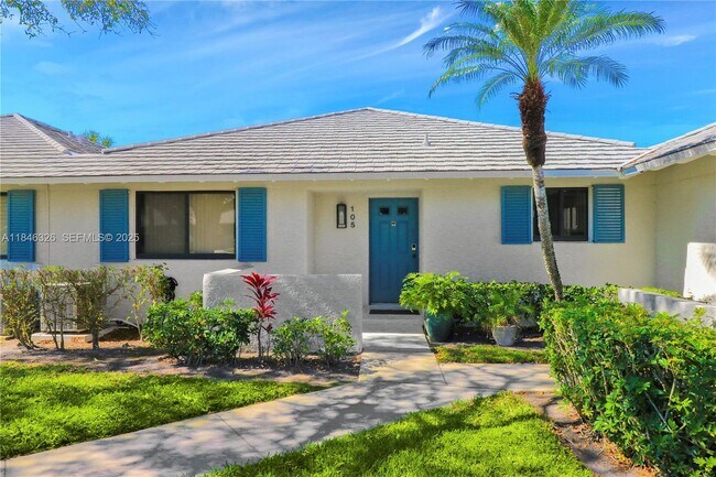 Building Photo - 105 Club Dr