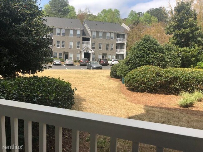 Building Photo - 215 Caswyck Trace