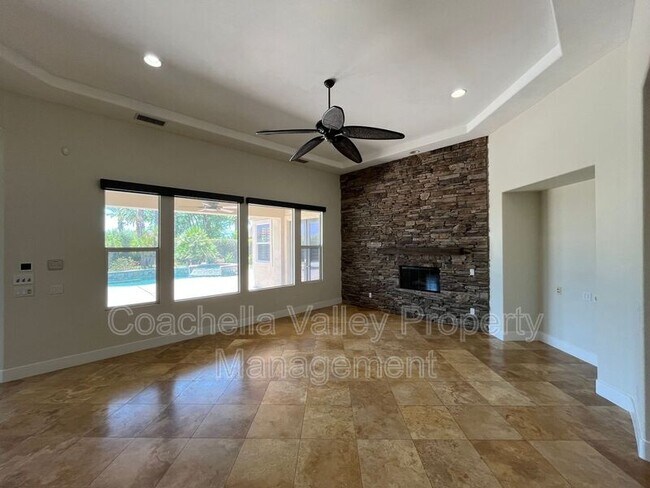 Building Photo - 135 Tesori Dr