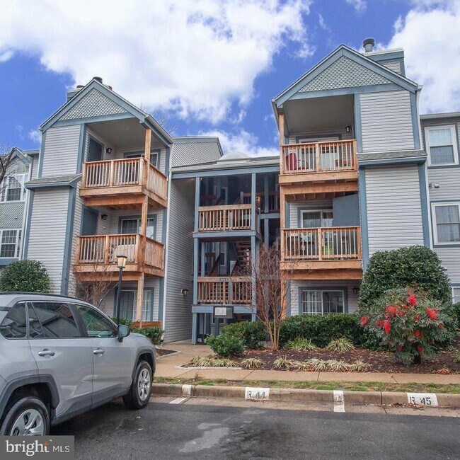 Building Photo - 6919 Victoria Dr