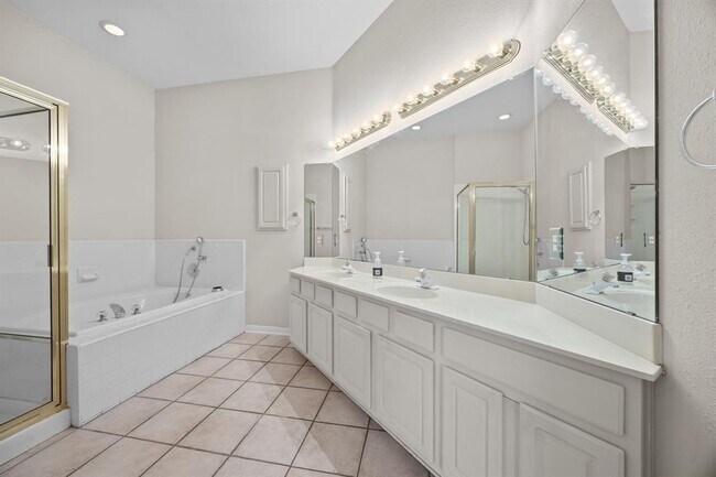 Building Photo - 10133 Cassandra Dr