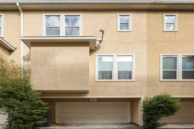 Building Photo - 3-Story Townhome in Midtown – 3BR/3.5BA with Private Balconies