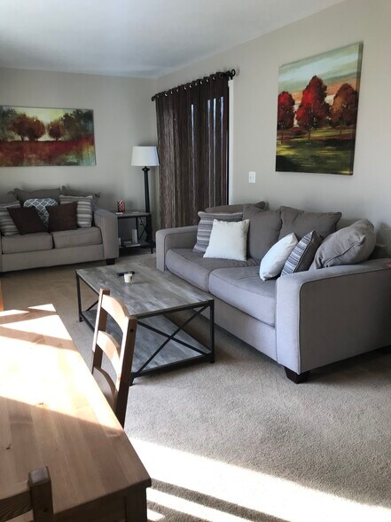 Building Photo - 10092 Hideaway Cove